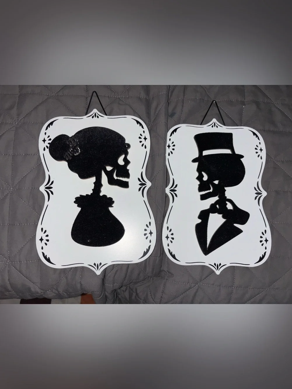 Victorian style skull velvet pictures (NWT)